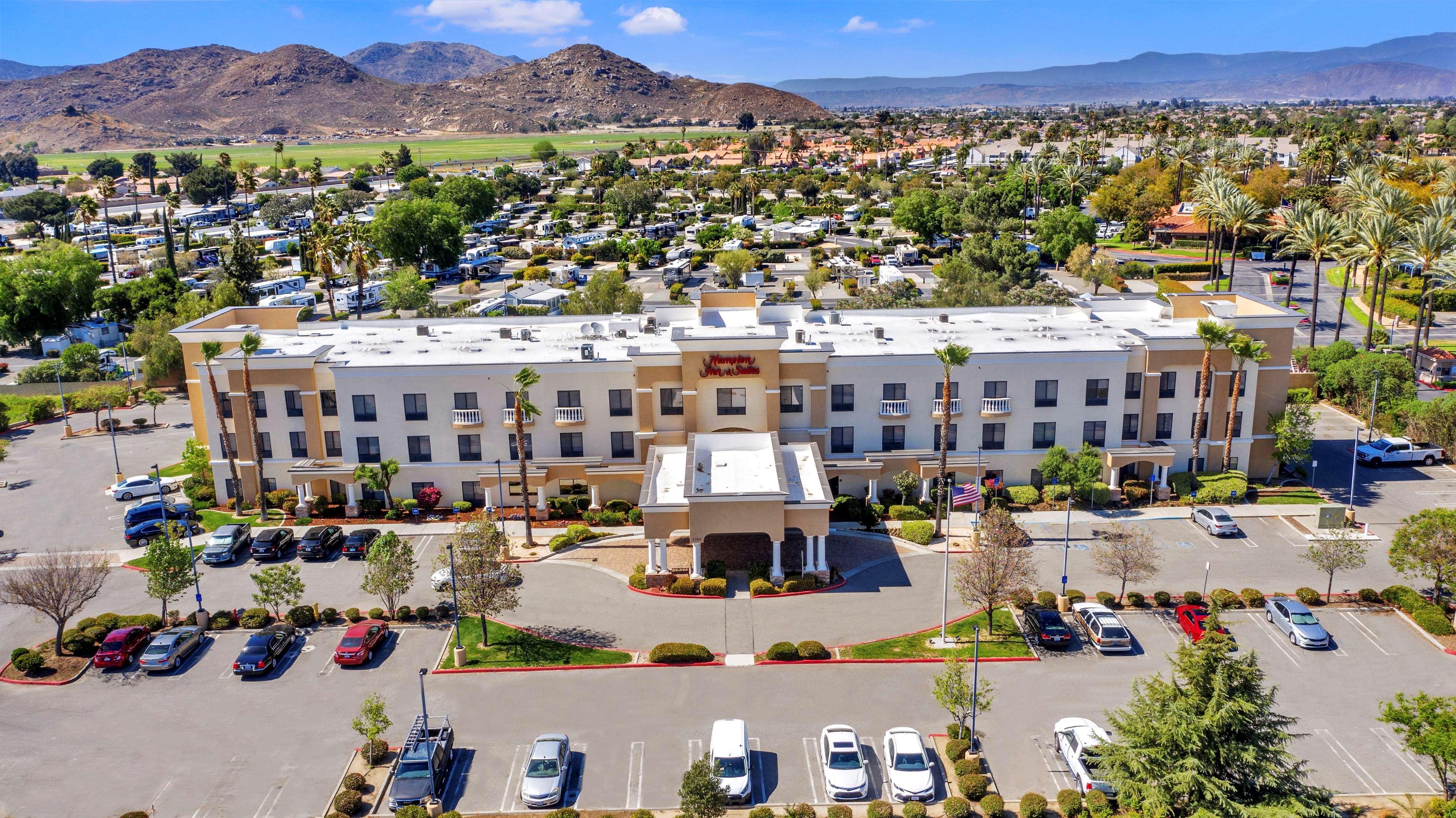 Hampton Inn & Suites By Hilton Hemet Menifee Murrieta Exterior photo