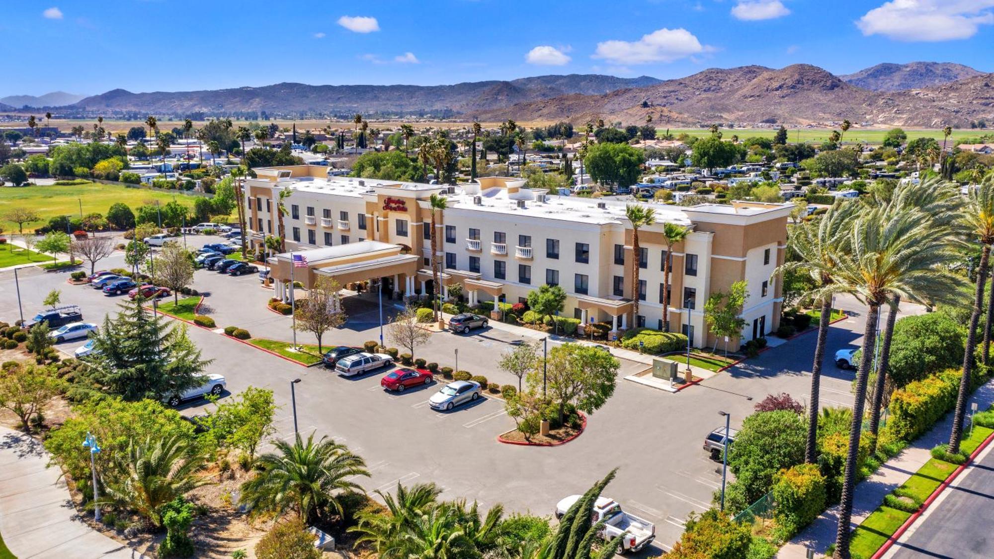 Hampton Inn & Suites By Hilton Hemet Menifee Murrieta Exterior photo